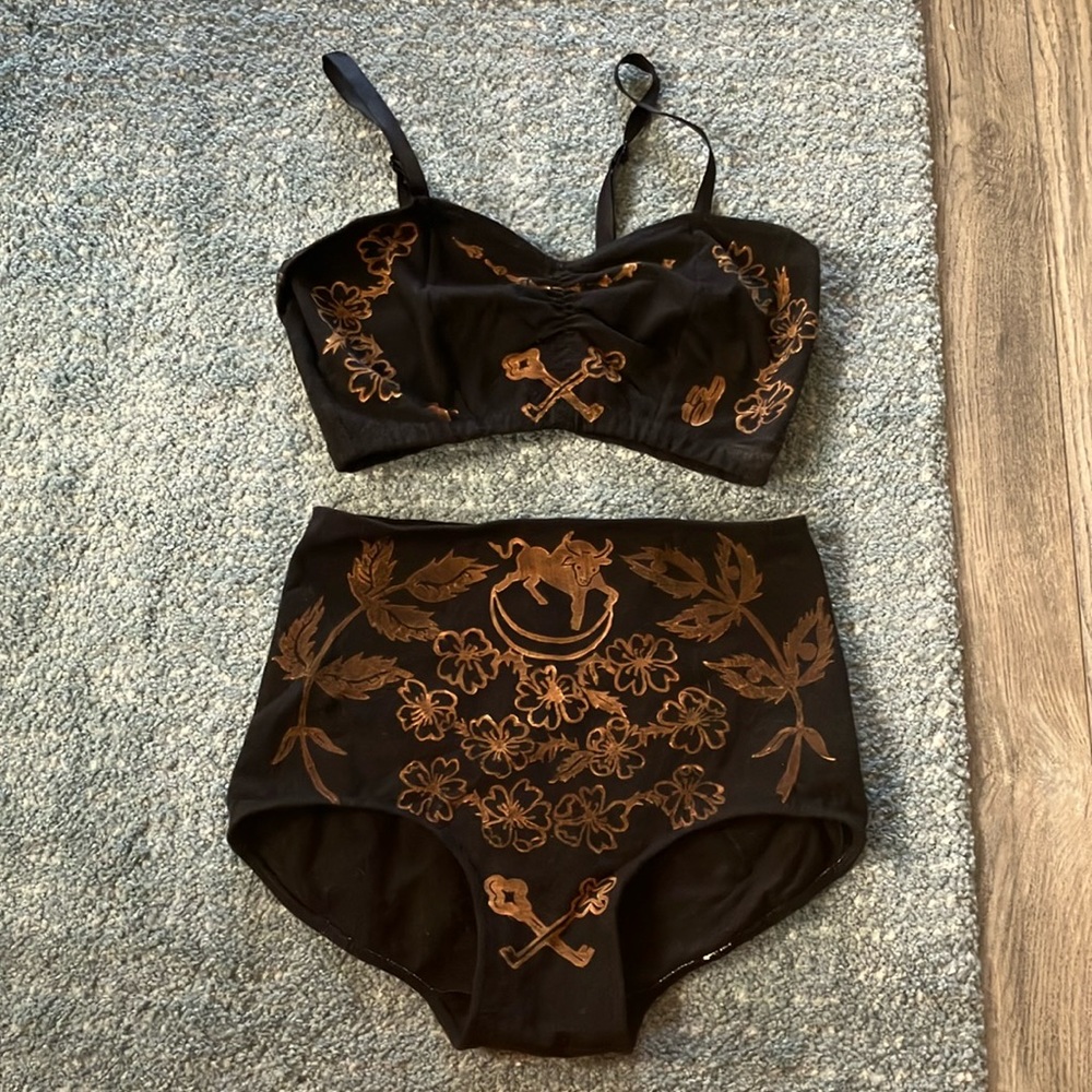 Serpent & Bow Hierophant black set classic cut